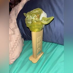 Star Wars Crystal Head Yoda Limited Edition Giant Pez Dispenser